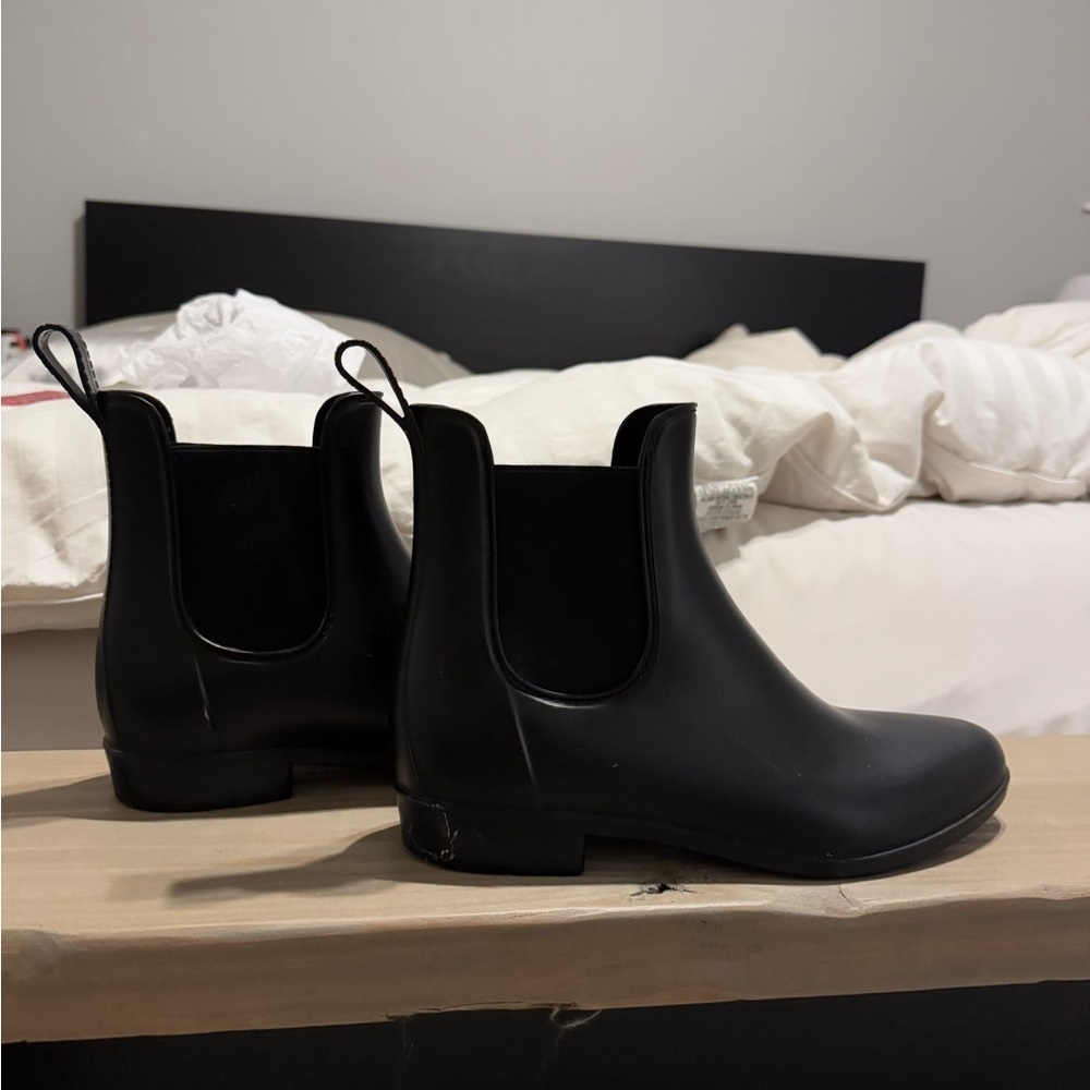 Women J Crew Chelsea rain boots -great condition